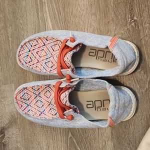 Hey Dude Wendy's Playa size 8